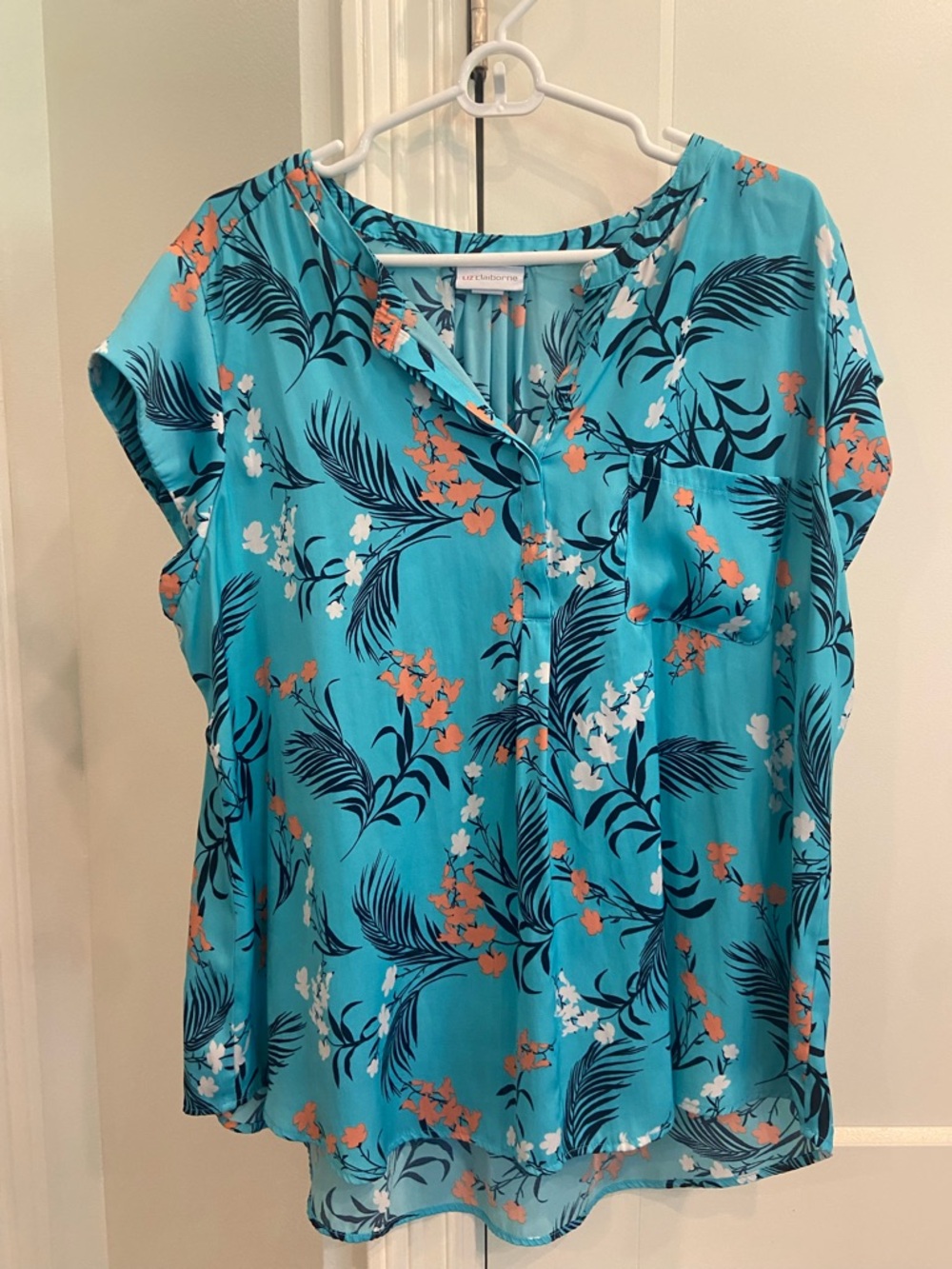 Liz Claiborne Turquoise Floral Short-Sleeve Button-Front Top